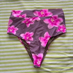 Acacia Solento Bottom